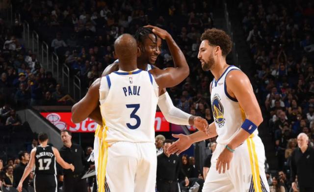 乐视体育体育直播-薪金2.1亿破纪录！勇士裁2人 13+3常规赛名单出炉