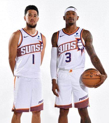 乐竞体育app官网-布克比尔同时缺席比赛！伤病来袭阻碍太阳巨头磨合